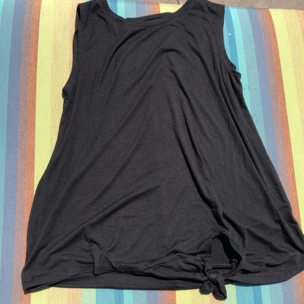 Black knot tank with cool back!